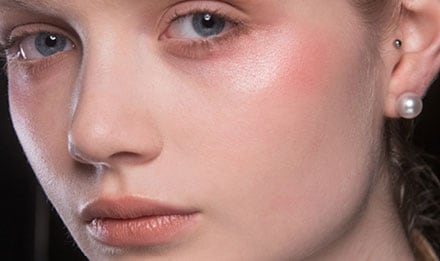 Click on Video demonstrate about Elizabethan Allure