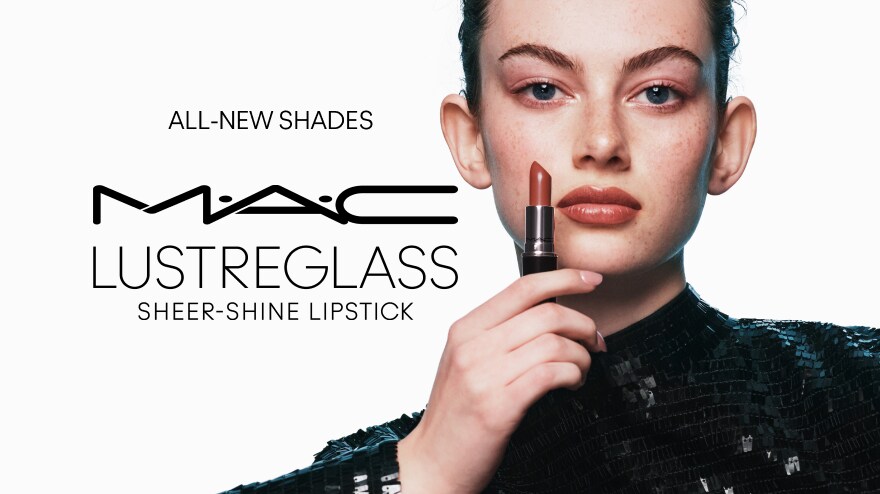 Models wearing lipstick for KISSPROOF + WATERPROOF benefits.